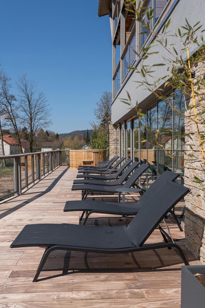 Hotel Interlaken Lounge Bar & Spa Ксонрю-Лонжмер Екстер'єр фото