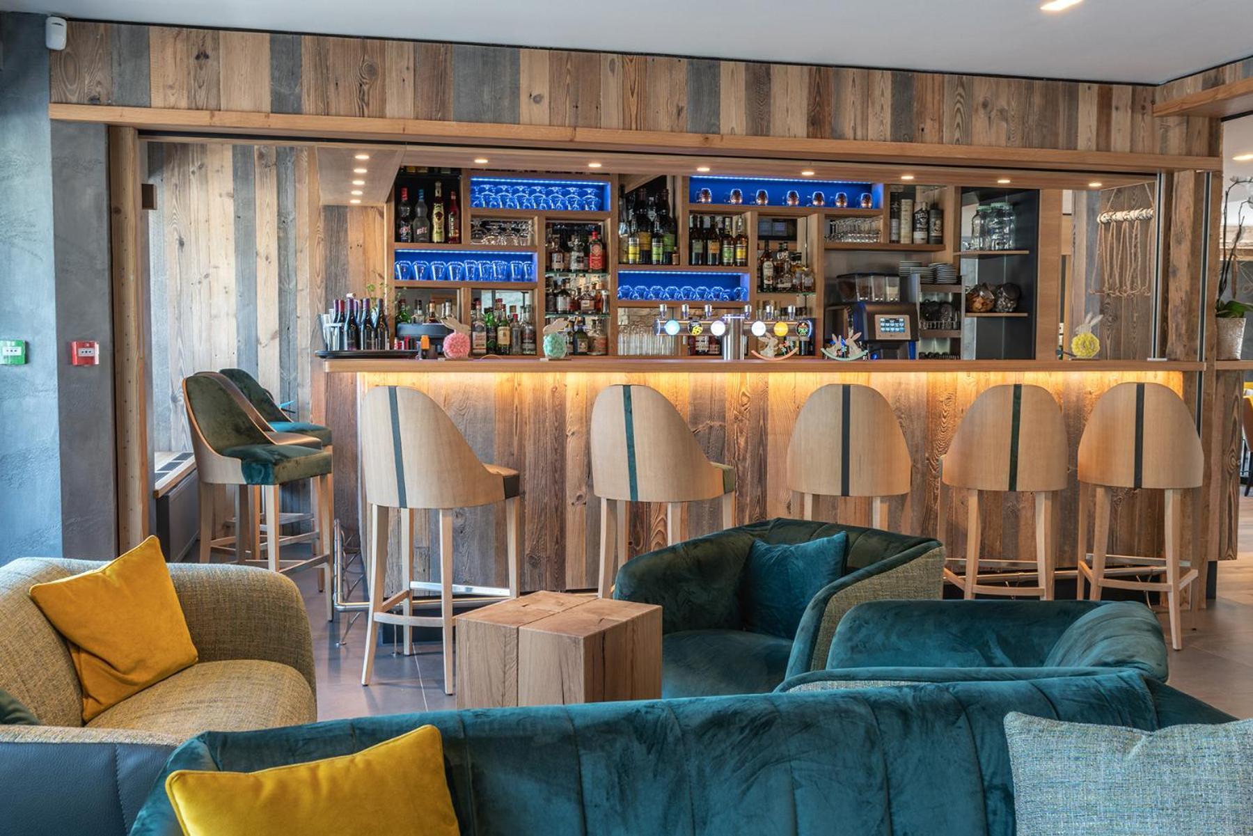 Hotel Interlaken Lounge Bar & Spa Ксонрю-Лонжмер Екстер'єр фото